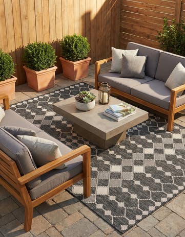 5' 3 x 8' Easy-Clean Lattice Indoor / Outdoor Rug