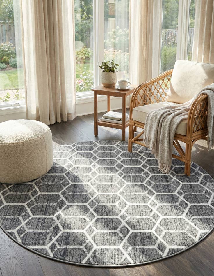 Detail image of  8' x 8' Lattice Trellis Round Rug