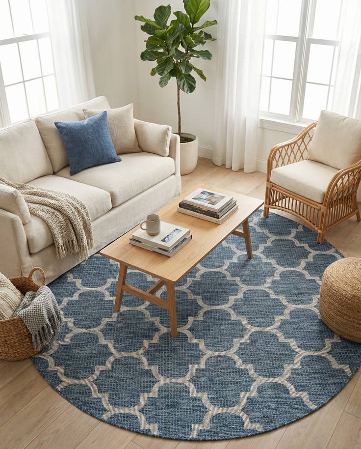 Detail image of 7' 10 x 7' 10 Easy-Clean Lattice Indoor / Outdoor Round Rug