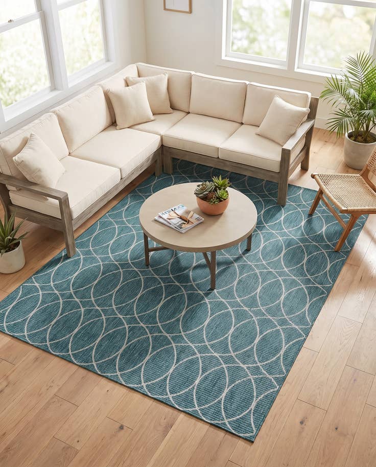 Detail image of 7' 10 x 11' Easy-Clean Trellis Indoor / Outdoor Rug