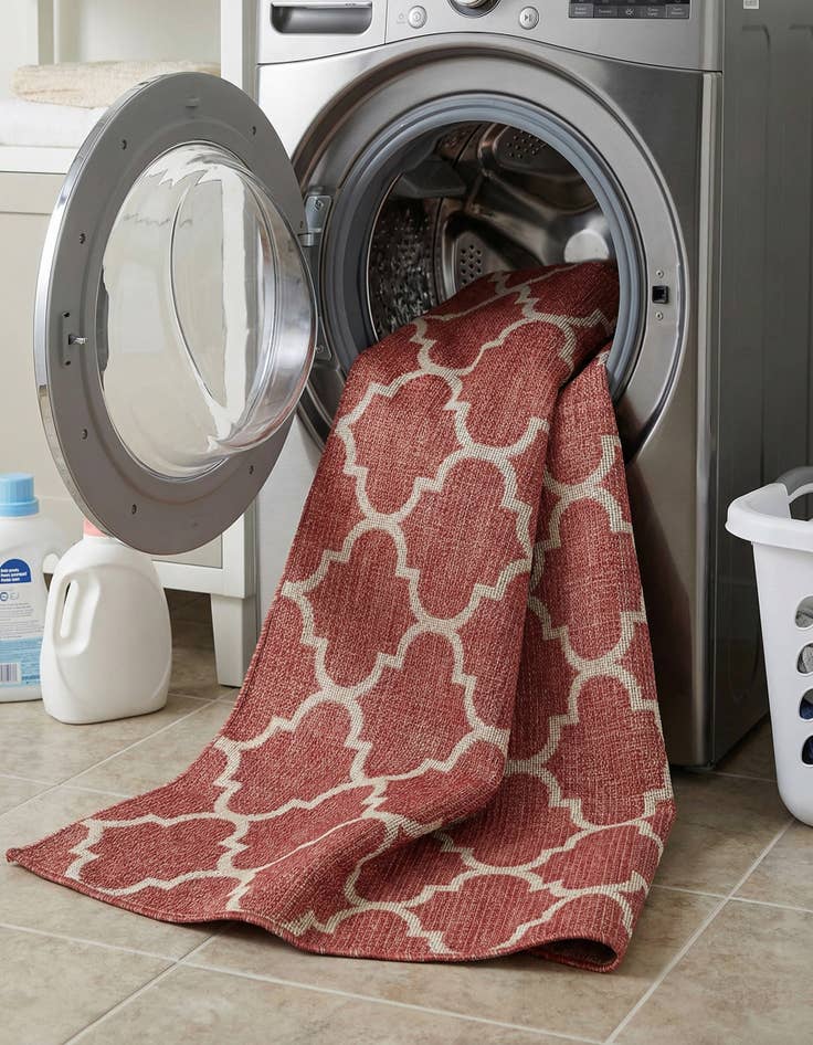 Detail image of 7' x 10'  Washable Trellis Indoor / Outdoor Rug