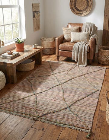 4' 9 x 6' 3 Hand Knotted Moroccan Wool Rug