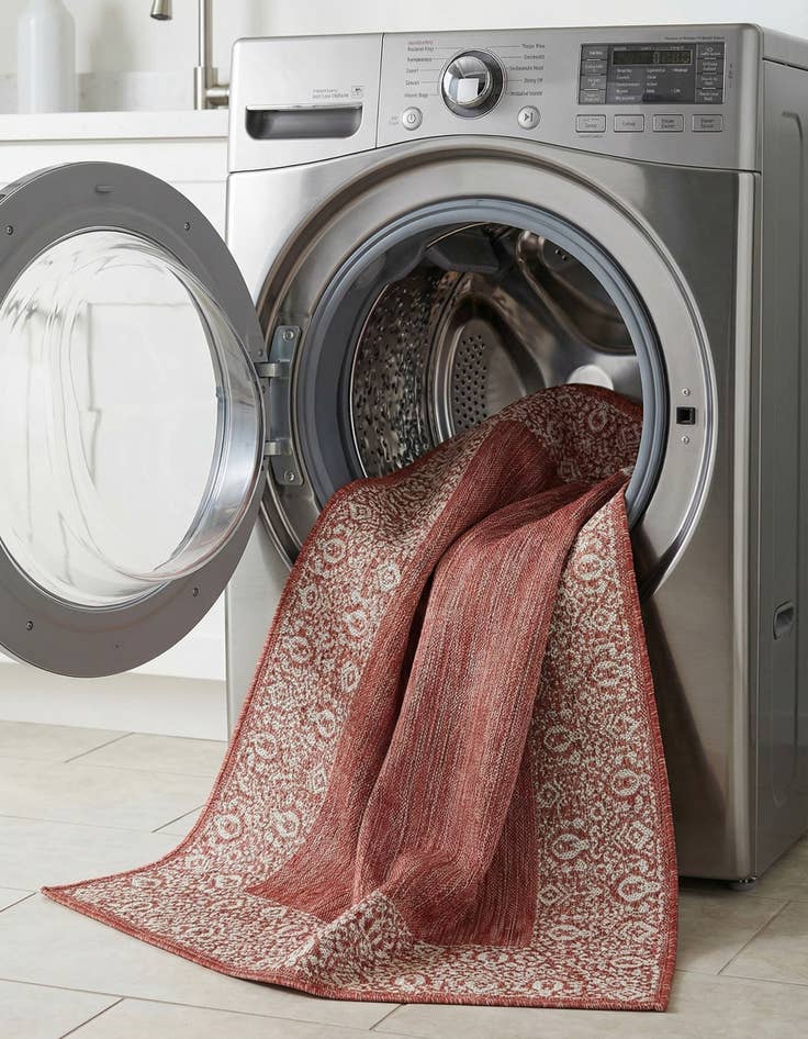 Detail image of 4' x 6'  Washable Border Indoor / Outdoor Rug