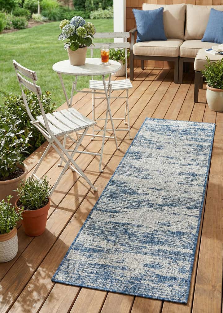 2' x 6' Easy-Clean Modern Indoor / Outdoor Runner Rug
