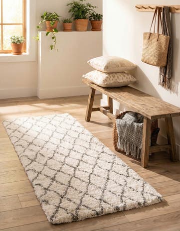 2' x 7' Moroccan Shag Runner Rug