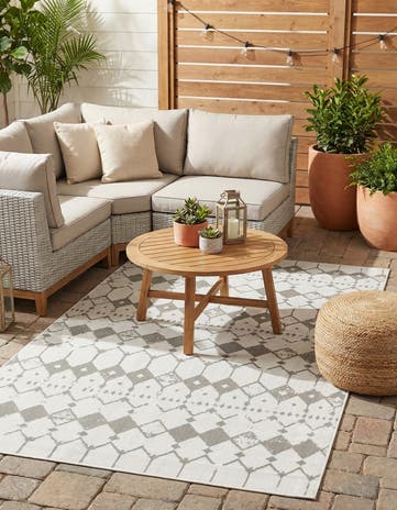 6' x 9' Easy-Clean Lattice Indoor / Outdoor Rug