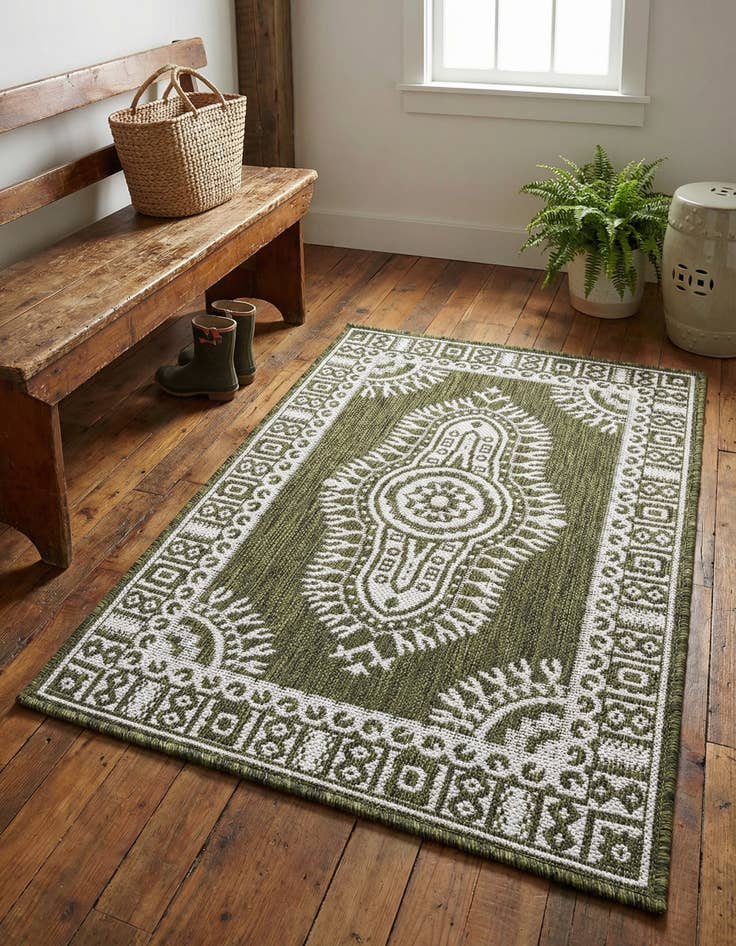 Detail image of  2' x 3'  Washable Traditional Indoor / Outdoor Rug