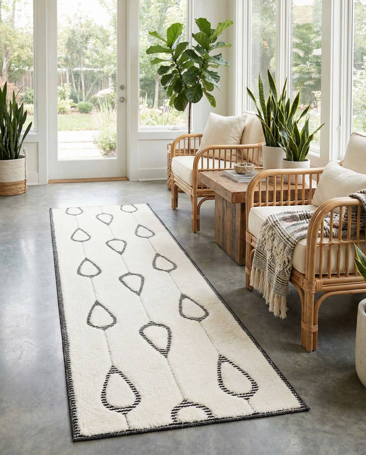 Detail image of 2' 7 x 8' Prismatic Runner Rug