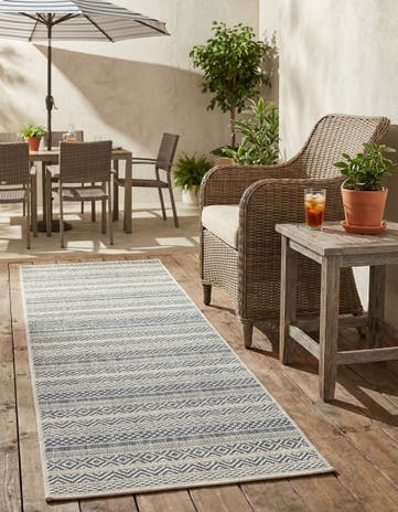 2' x 6' Easy-Clean Ribbon Indoor / Outdoor Runner Rug