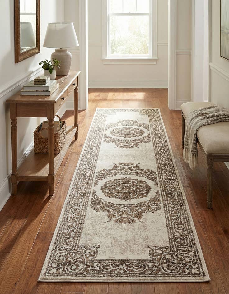 Detail image of 2' x 8' Hermitage Runner Rug