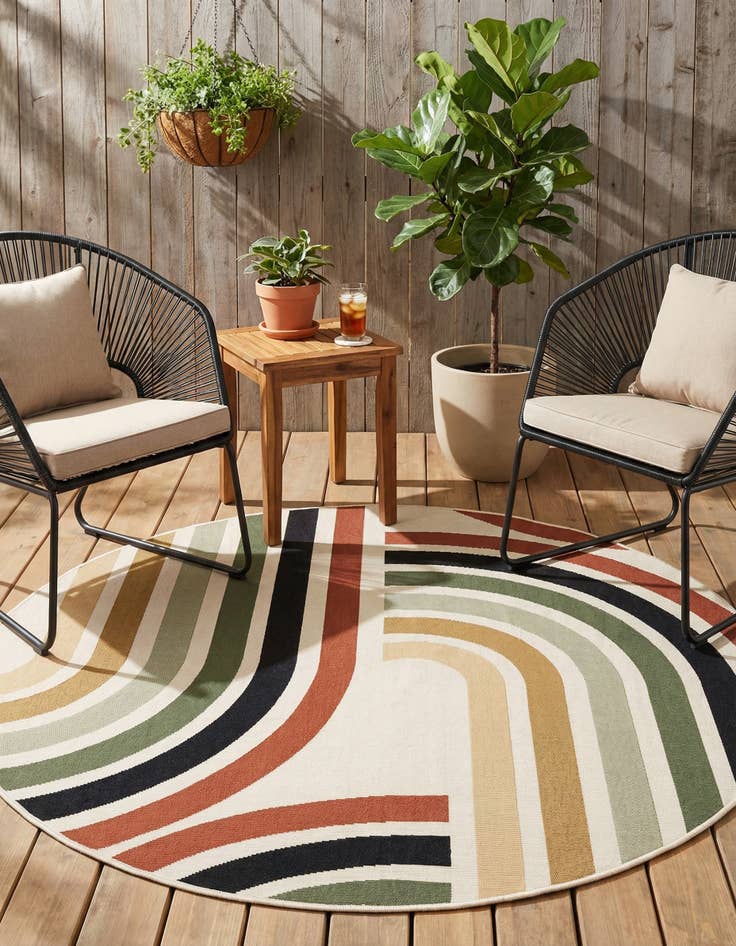 Detail image of 5' x 5'  Washable Modern Indoor / Outdoor Round Rug