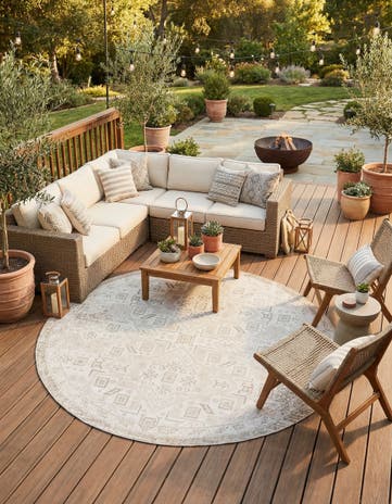 10' x 10' Easy-Clean Aztec Indoor / Outdoor Round Rug