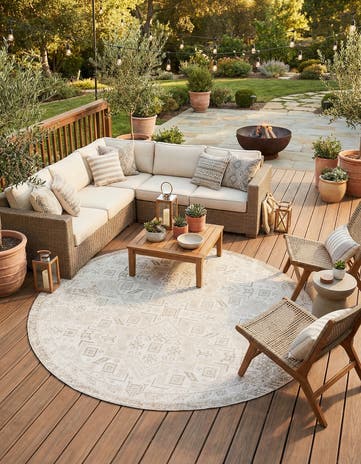 10' x 10' Easy-Clean Aztec Indoor / Outdoor Round Rug