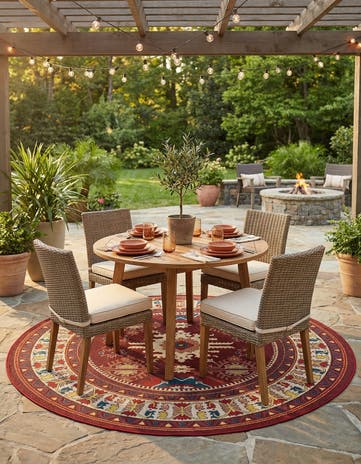 7' 10 x 7' 10 Easy-Clean Baja Indoor / Outdoor Round Rug