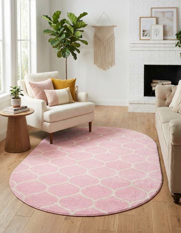 Light Pink Lattice Frieze Oval Rug