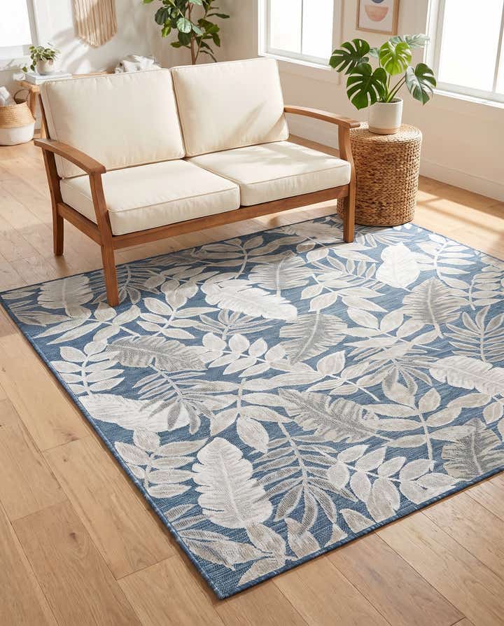 4' 5 x 6' Easy-Clean Botanical Indoor / Outdoor Rug