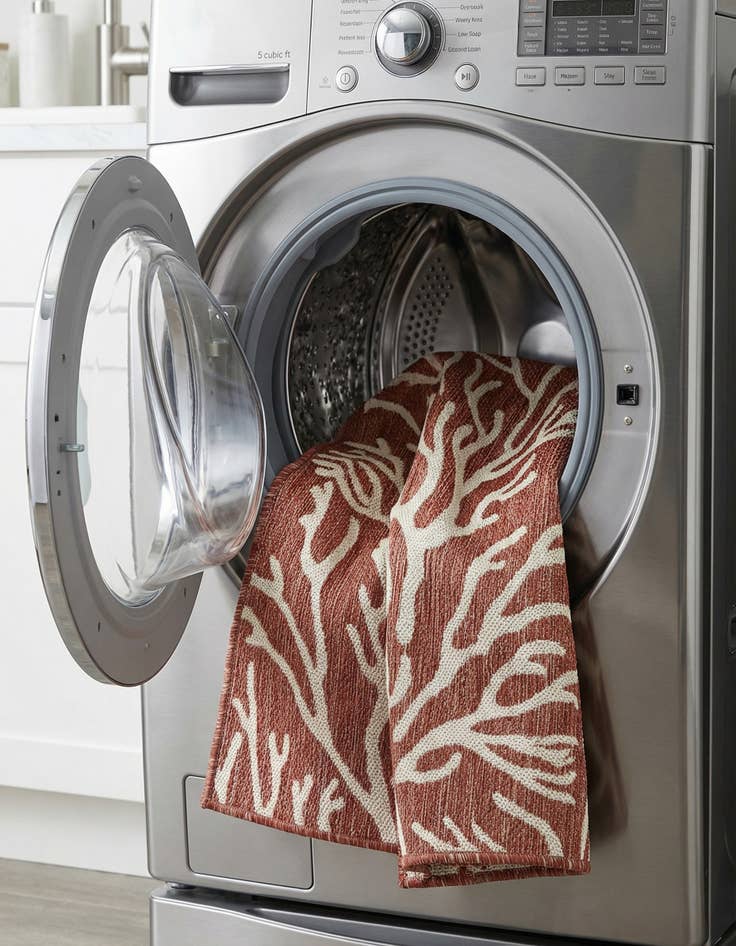 Detail image of  2' x 4'  Washable Coastal Indoor / Outdoor Runner Rug