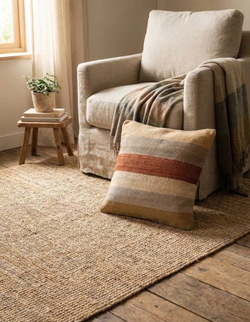 1' 6 x 1' 7 Hand Woven Pillow Wool Square Rug