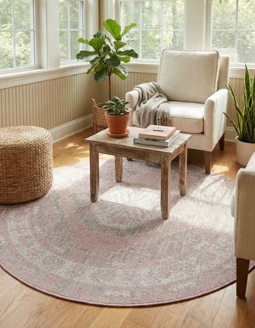 5' 3 x 5' 3 Easy-Clean Traditional Indoor / Outdoor Round Rug