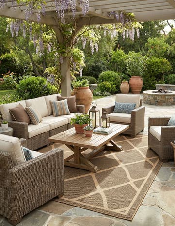 9' x 12' Easy-Clean Lattice Indoor / Outdoor Rug