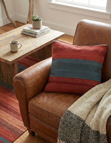 2' 5 x 2' 5 Hand Woven Pillow Wool Square Rug