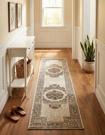 2' x 8' Hermitage Runner Rug