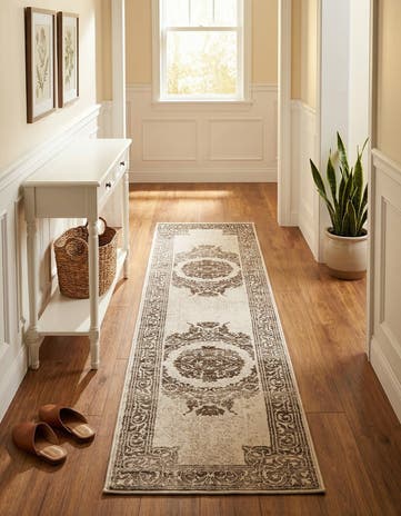 2' x 8' Hermitage Runner Rug