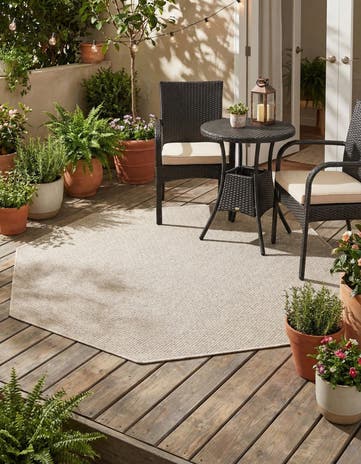 5' 3 x 5' 3 Easy-Clean Solid Indoor / Outdoor Octagon Rug