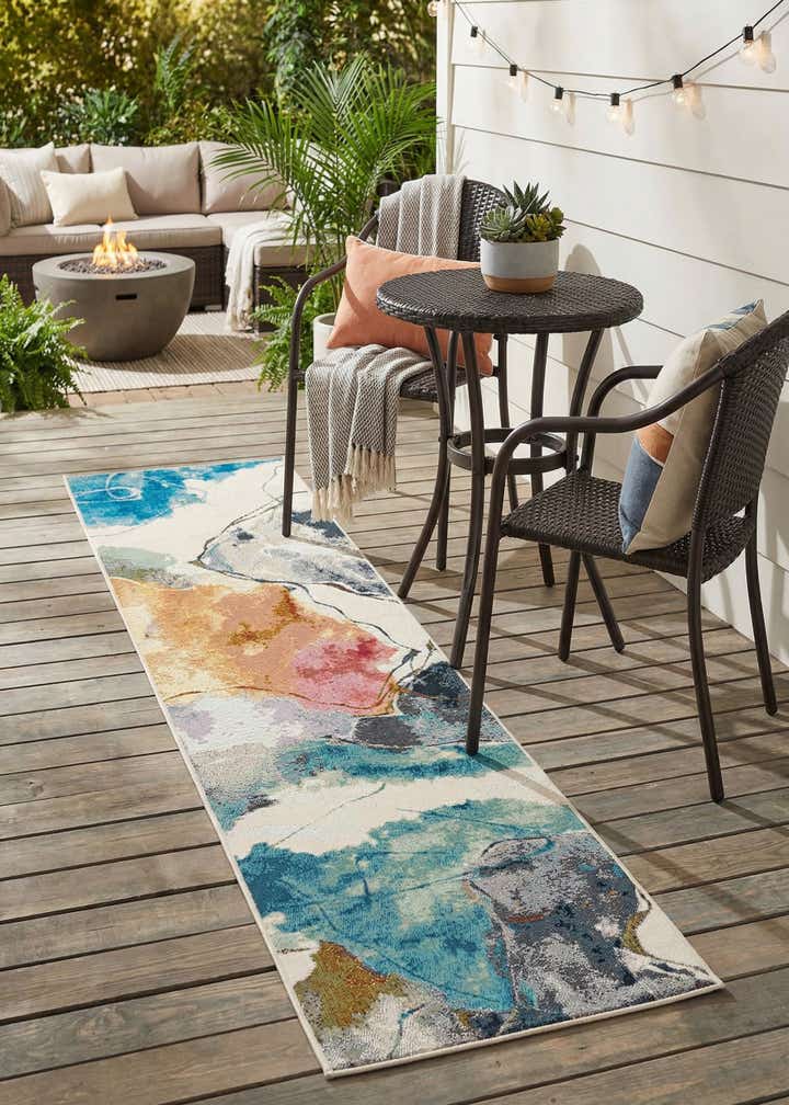 2' x 8' Easy-Clean Modern Indoor / Outdoor Runner Rug