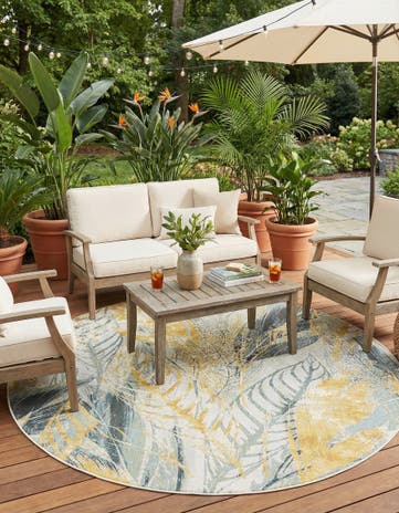 7' 10 x 7' 10 Easy-Clean Botanical Indoor / Outdoor Round Rug