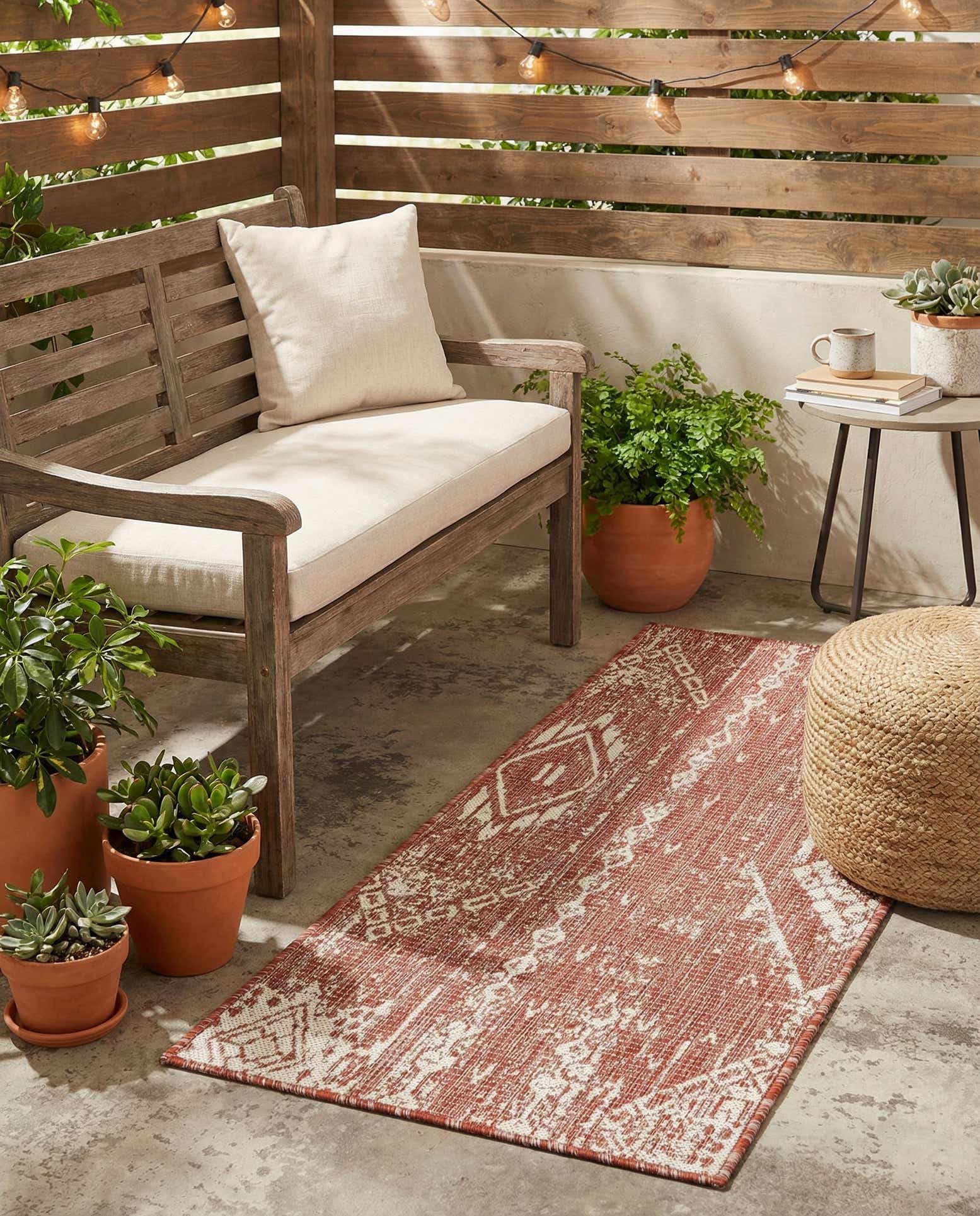 2' x 4' Easy-Clean Bohemian Indoor / Outdoor Runner Rug
