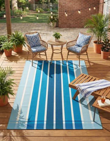 5' 3 x 8' Easy-Clean Ribbon Indoor / Outdoor Rug