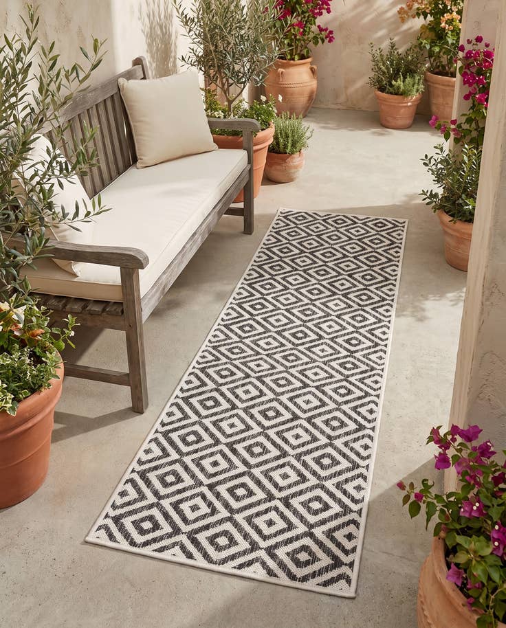 Detail image of 2' x 6' Easy-Clean Jill Zarin Costa Rica Indoor / Outdoor Runner Rug