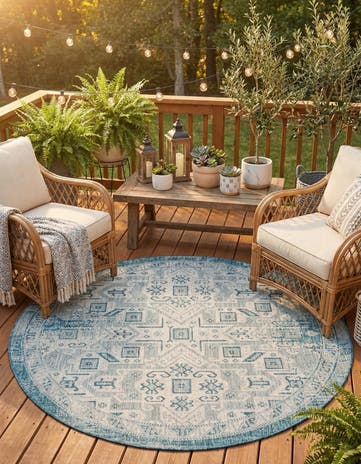7' 10 x 7' 10 Easy-Clean Aztec Indoor / Outdoor Round Rug