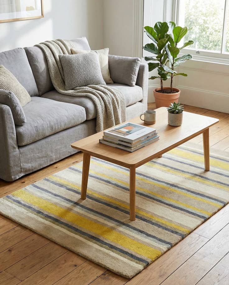 Detail image of 4' x 5' 7 Luna Wool Rug