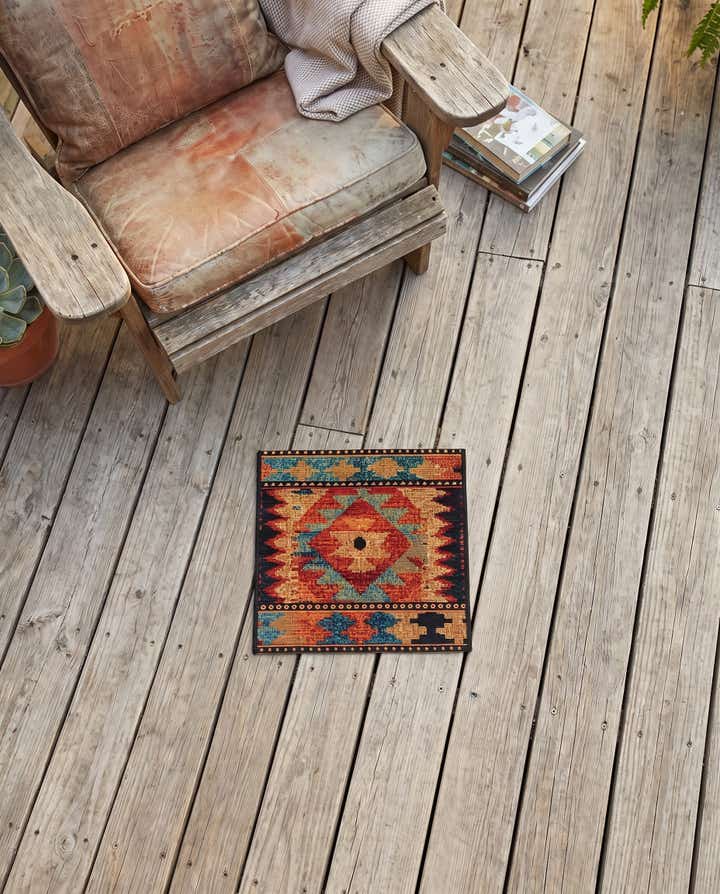 1' 4 x 1' 4 Easy-Clean Tribal Indoor / Outdoor Sample Rug