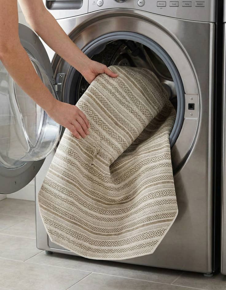 Detail image of 7' 10 x 7' 10  Washable Striped Indoor / Outdoor Octagon Rug