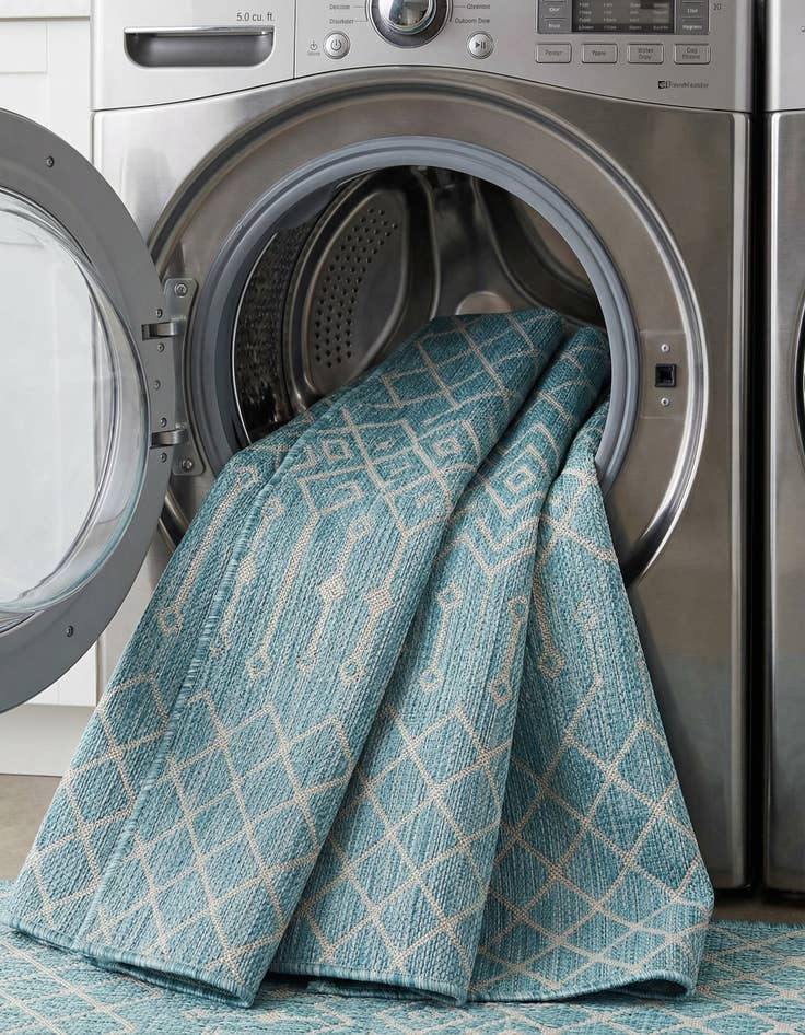 Detail image of 5' 3 x 5' 3  Washable Trellis Indoor / Outdoor Square Rug