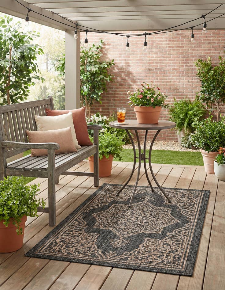 Detail image of 2' x 3'  Washable Traditional Indoor / Outdoor Rug