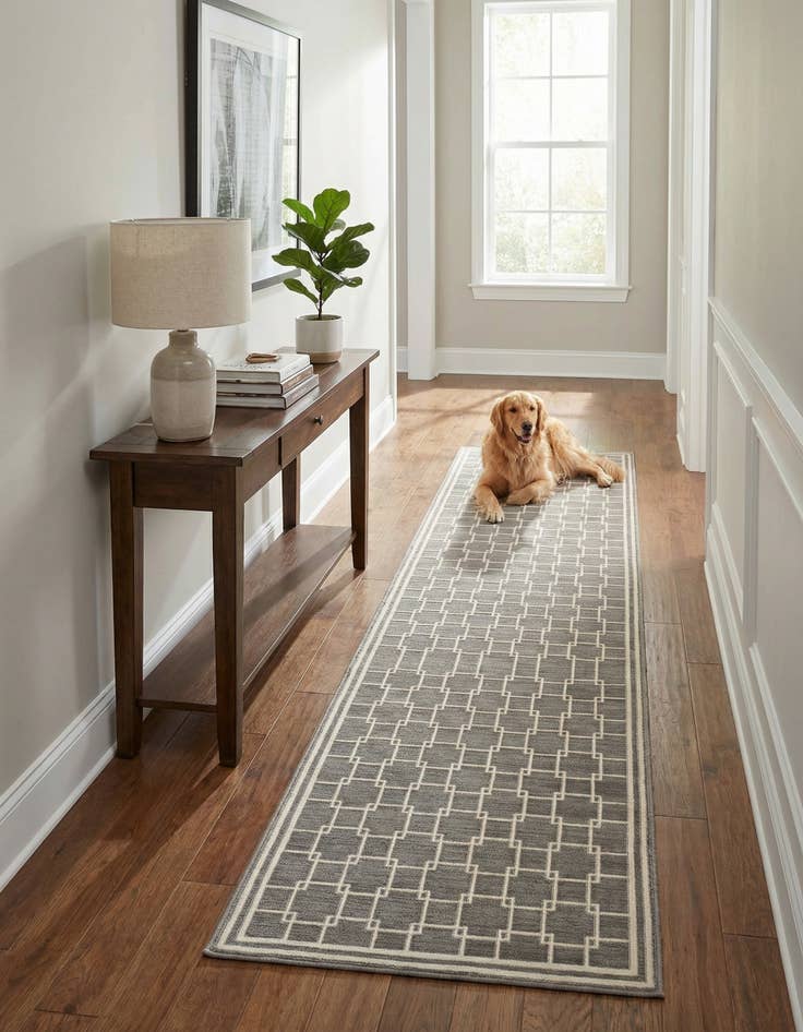 Detail image of 2' 7 x 12' Metropolitan Uptown Runner Rug