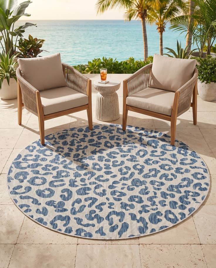 Detail image of 6' x 6' Easy-Clean Safari Indoor / Outdoor Round Rug
