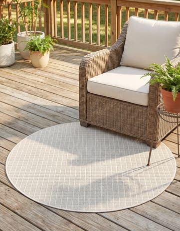 3' x 3' Easy-Clean Checkered Indoor / Outdoor Round Rug