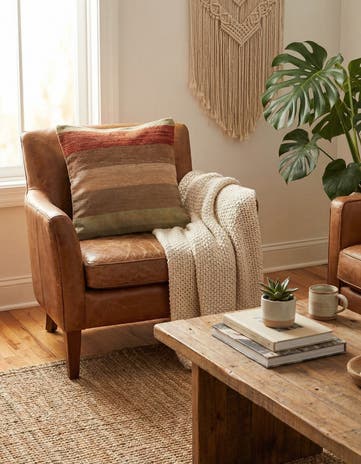 1' 5 x 1' 6 Hand Woven Pillow Wool Square Rug