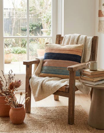 1' 7 x 1' 8 Hand Woven Pillow Wool Square Rug