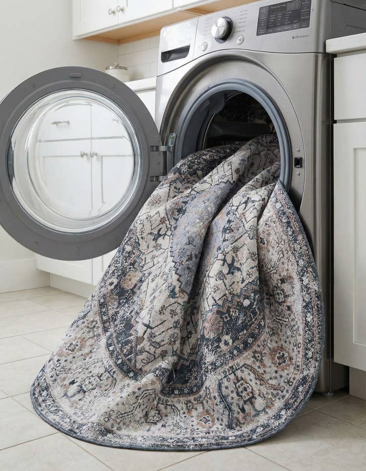 Detail image of 7' 10 x 7' 10  Washable Yara Round Rug