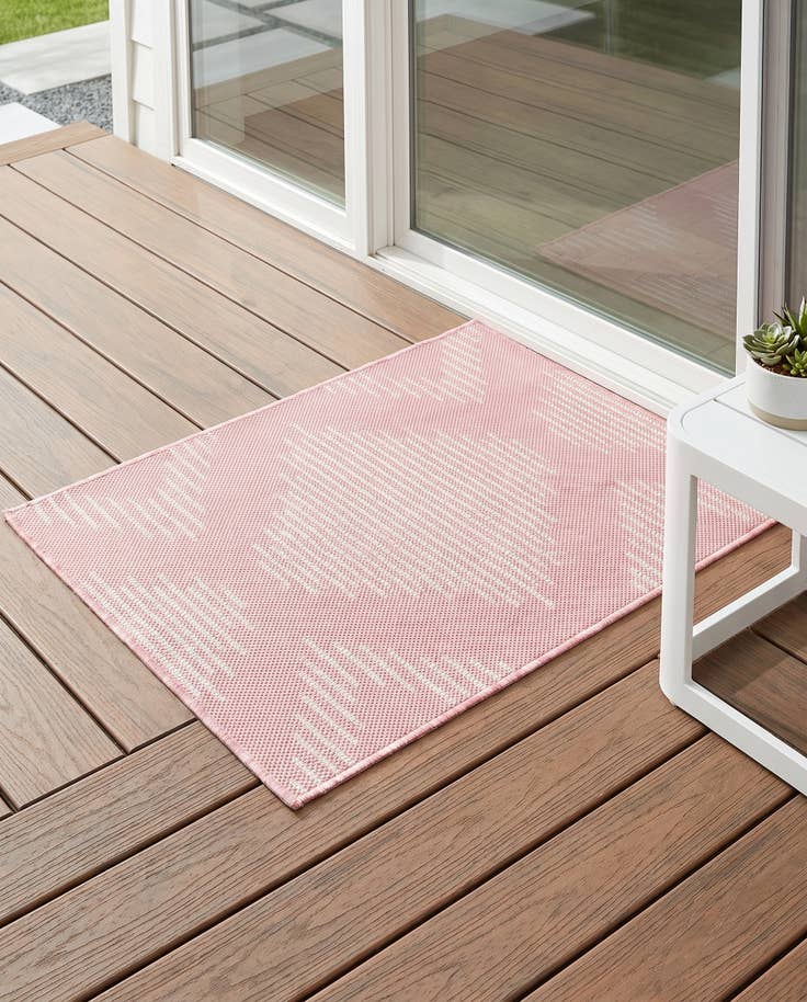 Detail image of 2' x 3' Easy-Clean Modern Indoor / Outdoor Rug