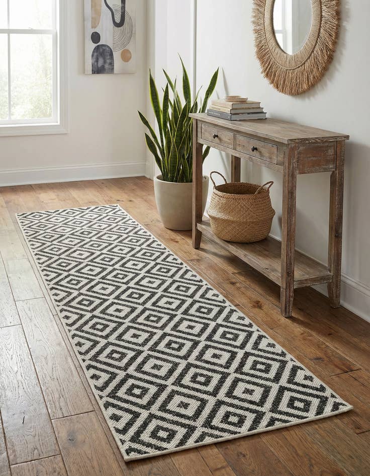Detail image of 2' x 8' Easy-Clean Jill Zarin Costa Rica Indoor / Outdoor Runner Rug