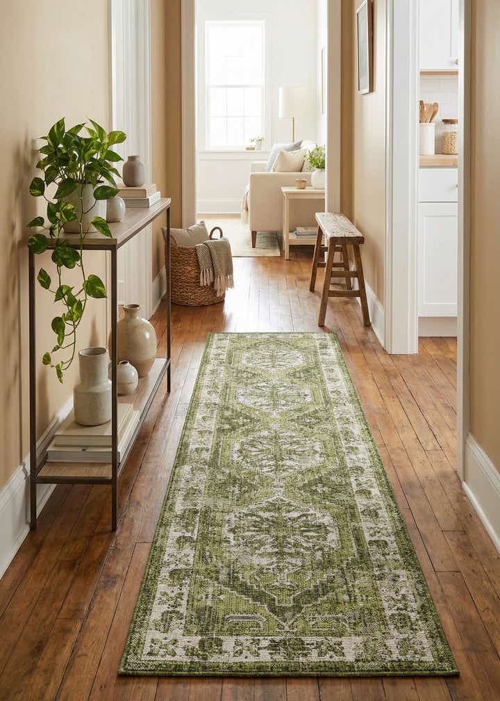2' 7 x 12' Easy-Clean Traditional Indoor / Outdoor Runner Rug