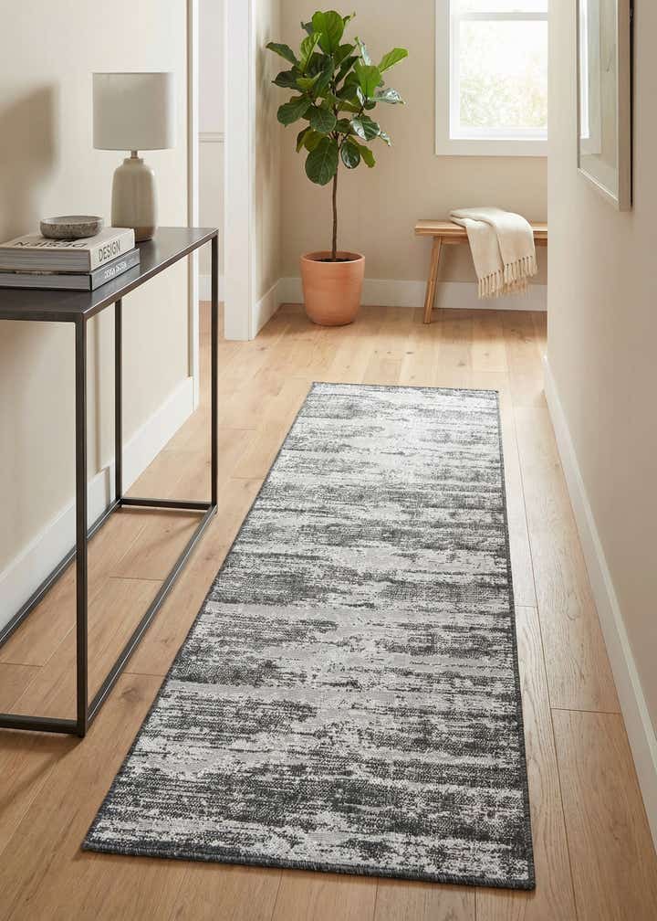 2' 7 x 10' Easy-Clean Modern Indoor / Outdoor Runner Rug