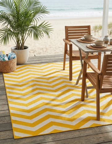 5' 3 x 8' Easy-Clean Coastal Indoor / Outdoor Rug